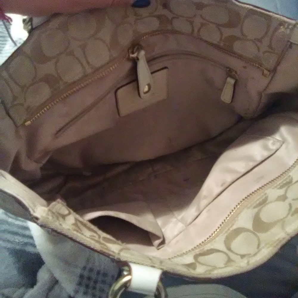 Purse - Picture 3 of 4